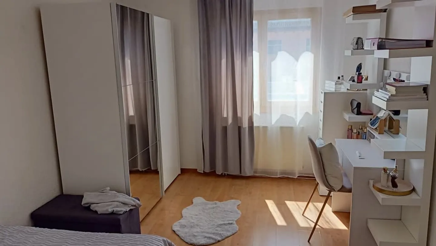 Bella villa a schiera con 2 terrazze e giardino - Foto 13 di 13