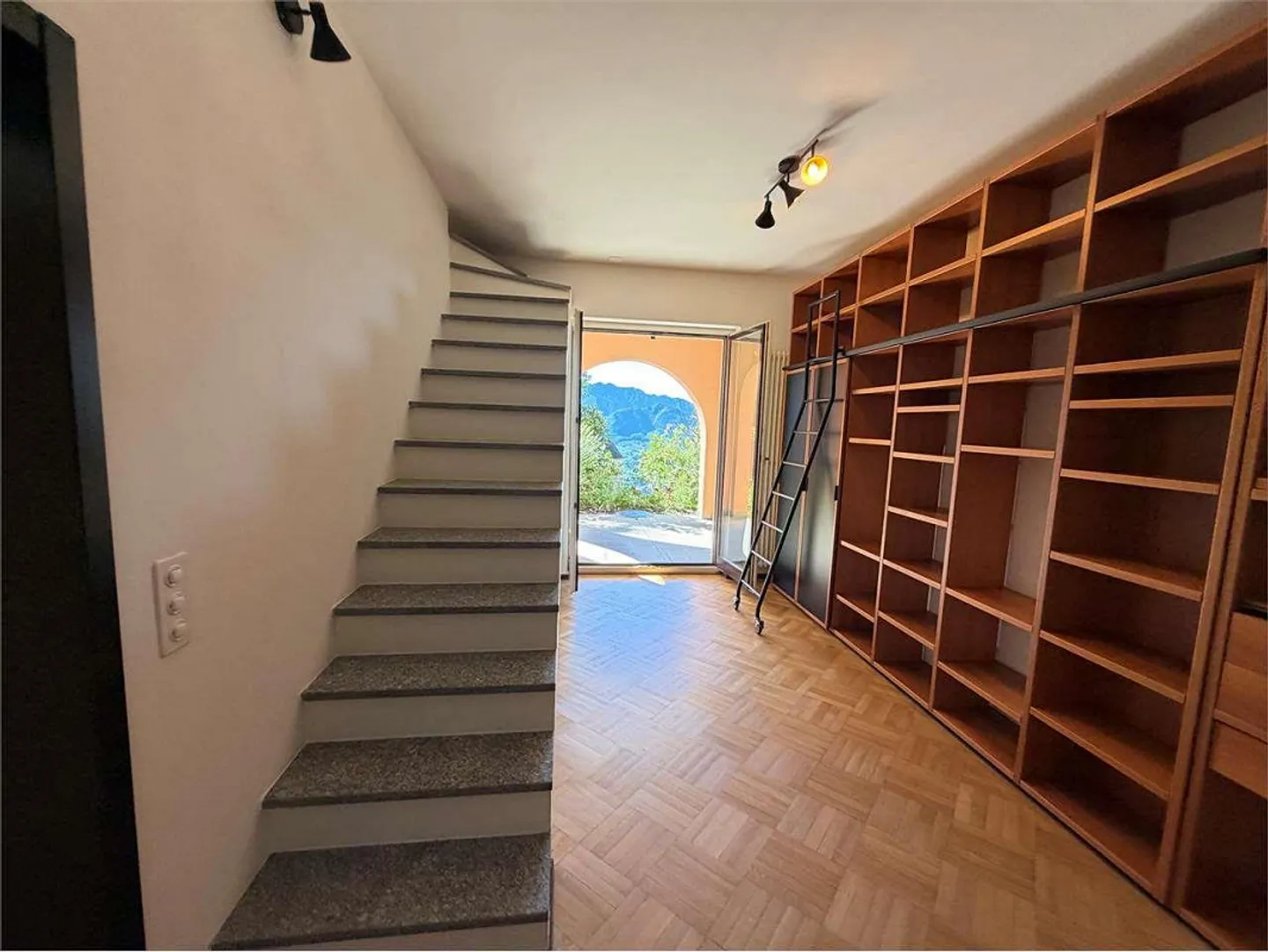 3.5 Room Apartment for Rent in Cademario - Photo 2 of 12