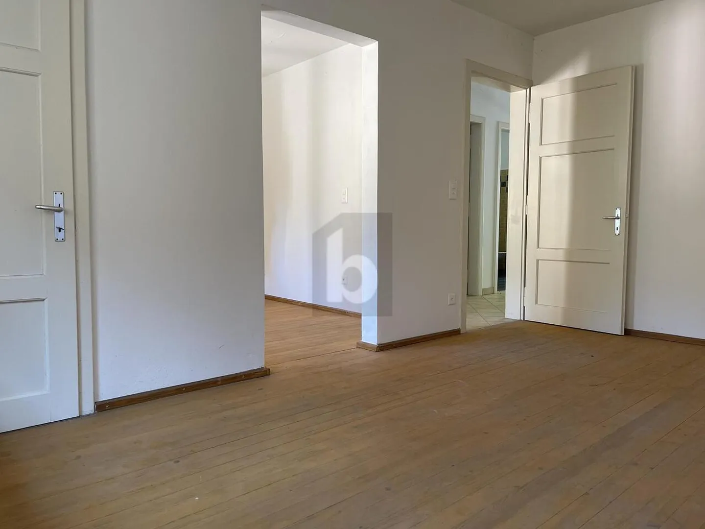 SUPER PRIX POUR UNE MAISON INDIVIDUELLE AVEC POTENTIEL - Photo 4 sur 5