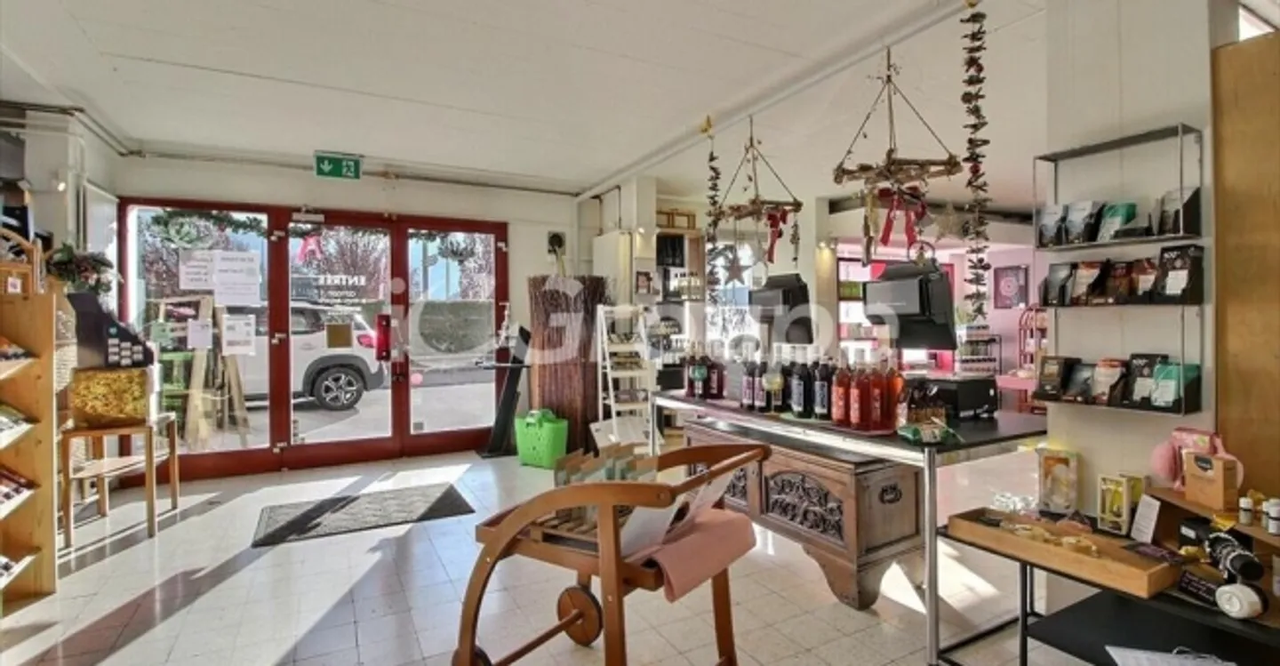 Industry 1.5 rooms - Photo 4 of 9