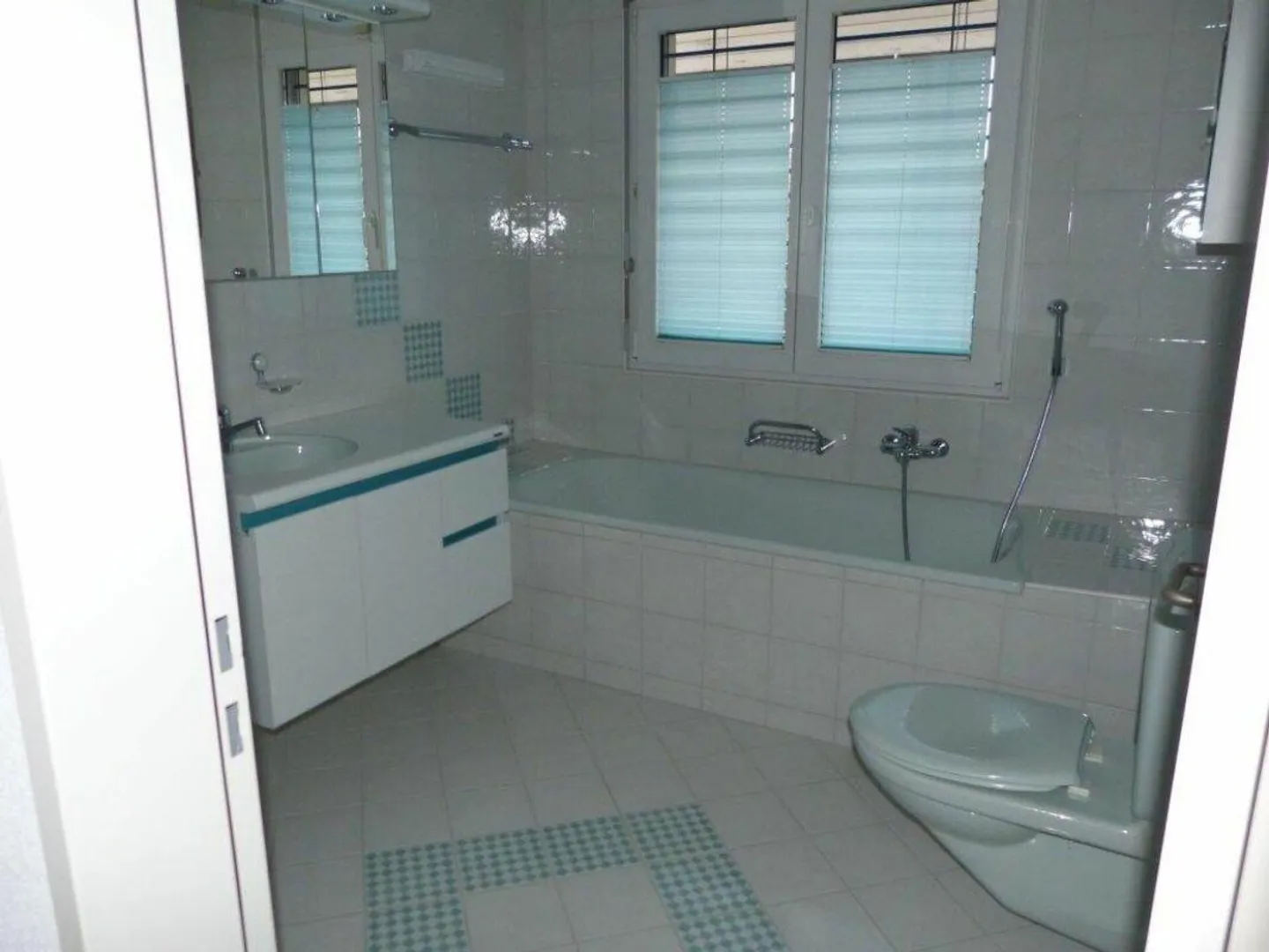 4.5 Zimmer Maisonette-Wohnung mit Reiheneinfamilienhaus-Charakter - Foto 23 von 27