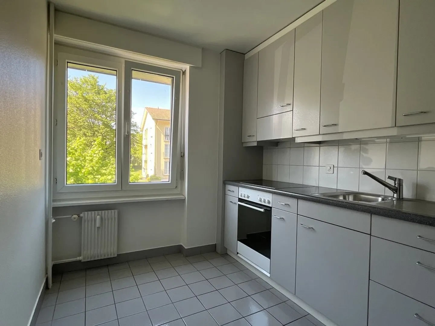 Charmante Wohnung in Brügg - Foto 4 von 6