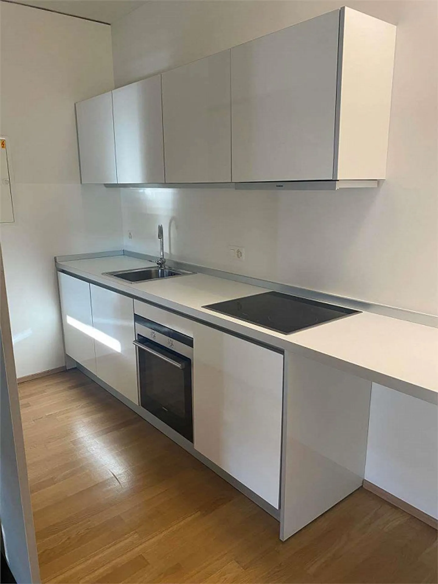 Lugano, ausgezeichnetes Studio mit Parkplatz - Foto 4 von 7