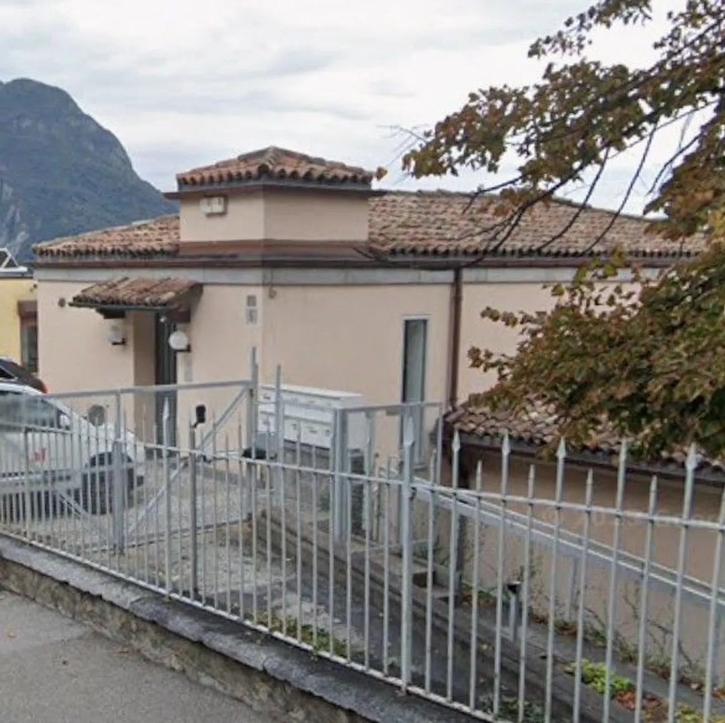 Unique Auction Apartment in Castagnola - Photo 1 of 13
