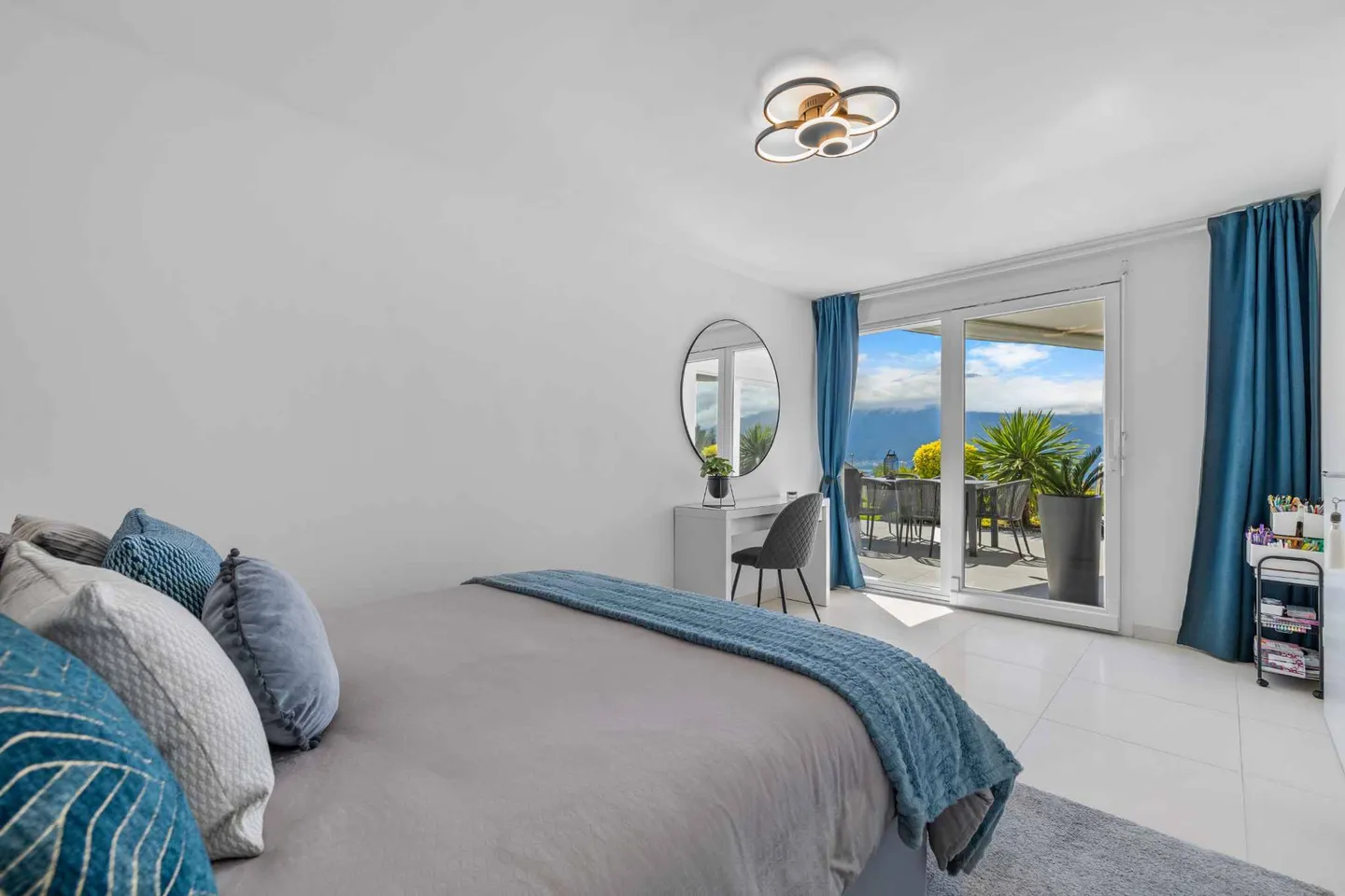 Élégante propriété contemporaine avec vue panoramique sur le Léman - Foto 9 von 13