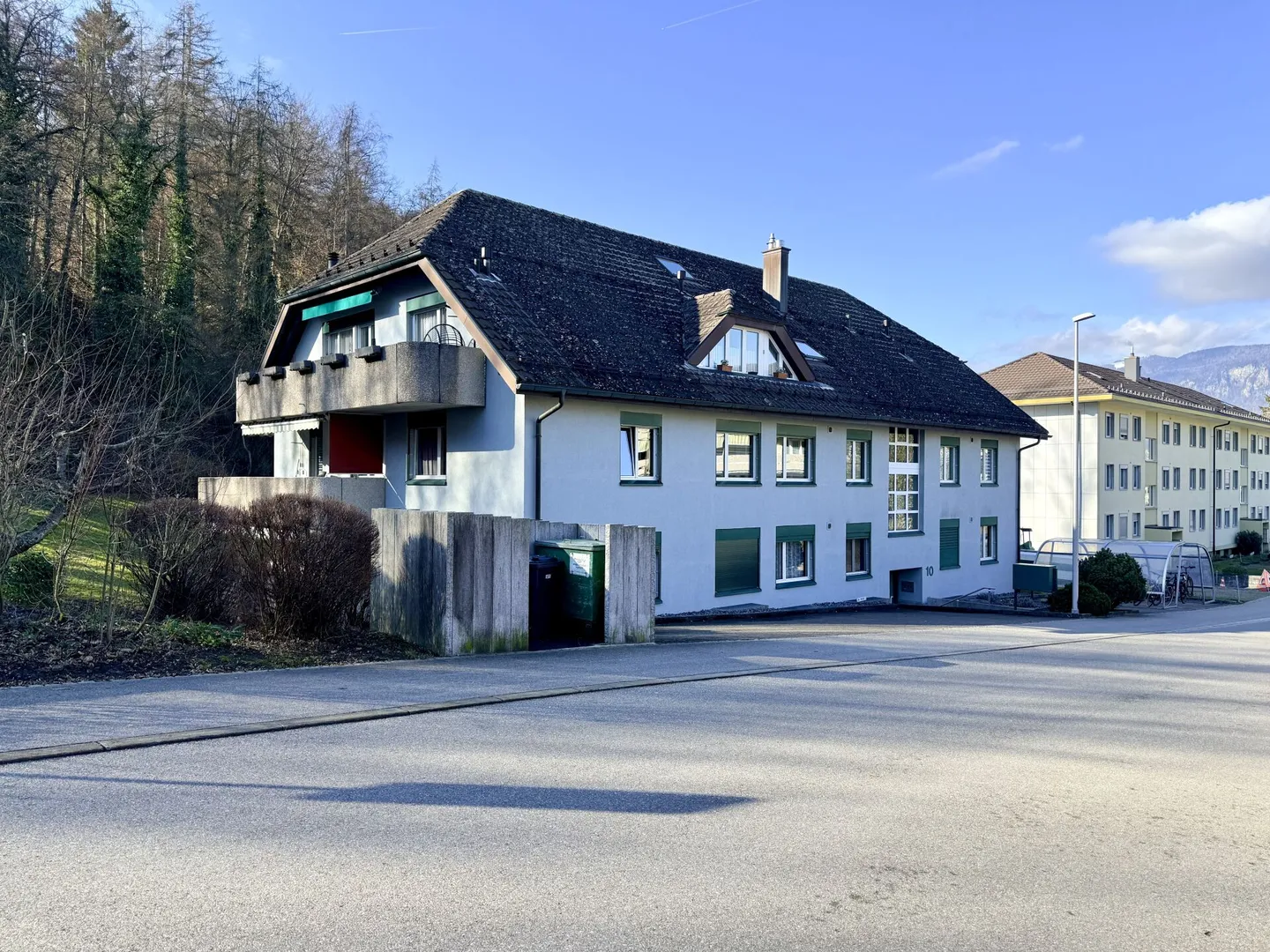 Vie confortable 4.5 pièces avec beaucoup d'espace et de calme - Photo 2 sur 12