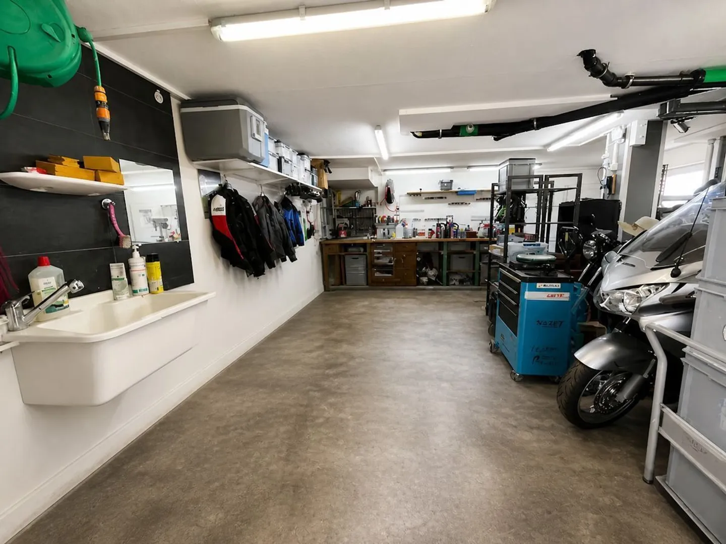 Spacious Workshop for Craftsmen - Photo 1 of 3