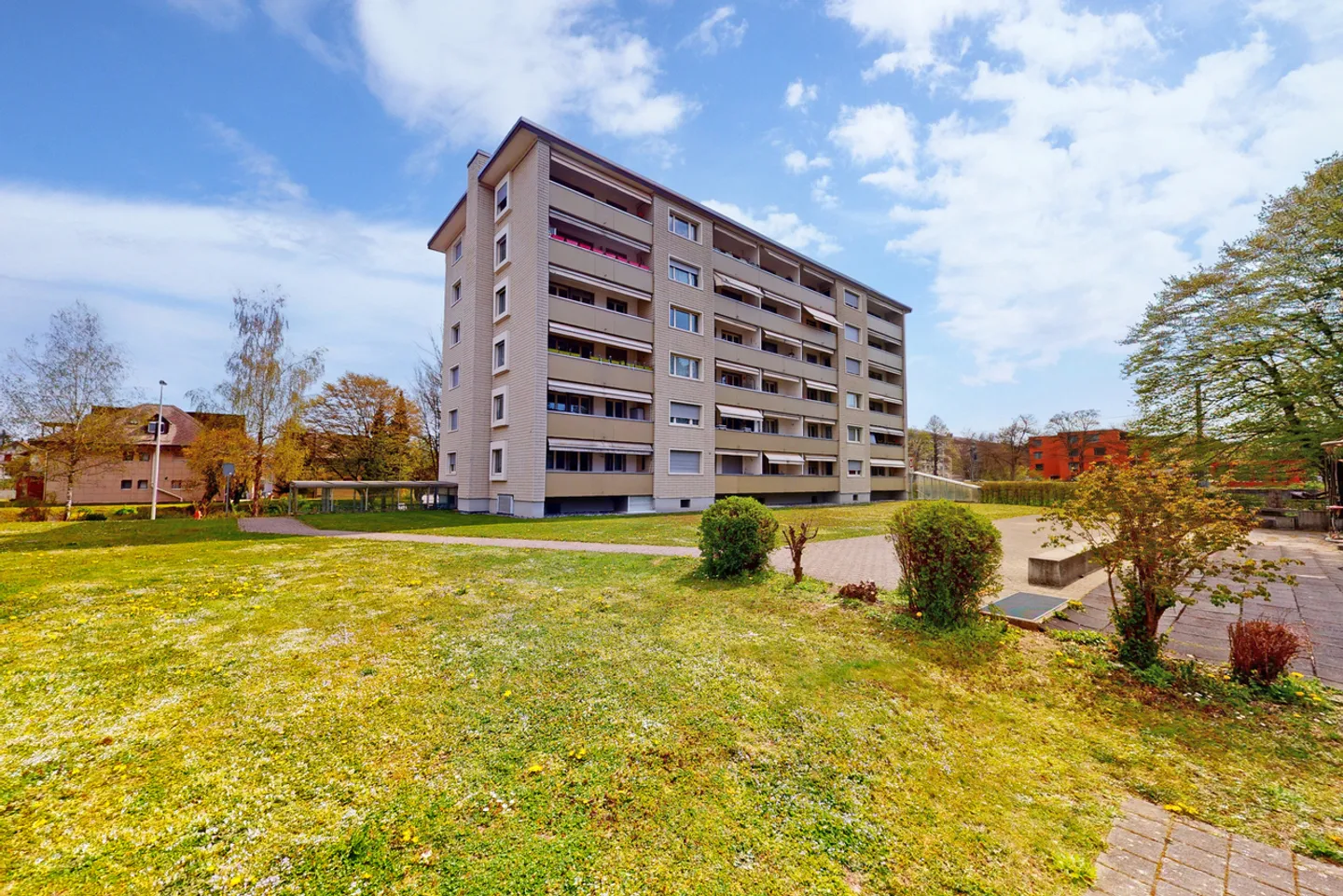 Emplacement parfait pour la vie quotidienne - Appartement central à Zuchwil ! - Photo 2 sur 11
