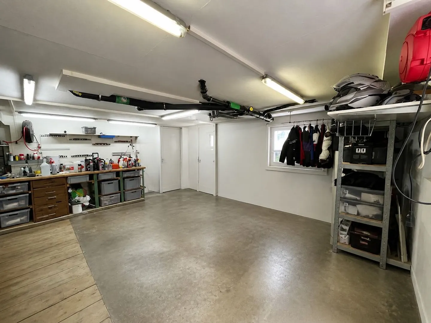 Spacious Workshop for Craftsmen - Photo 2 of 3