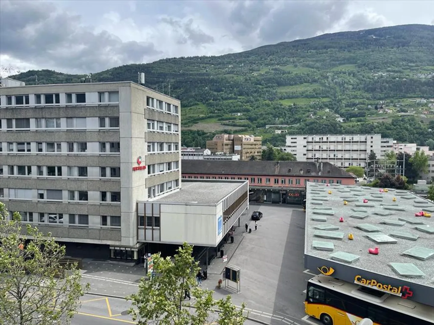 LUMINOSO E VICINO ALLA STAZIONE - Foto 3 di 3