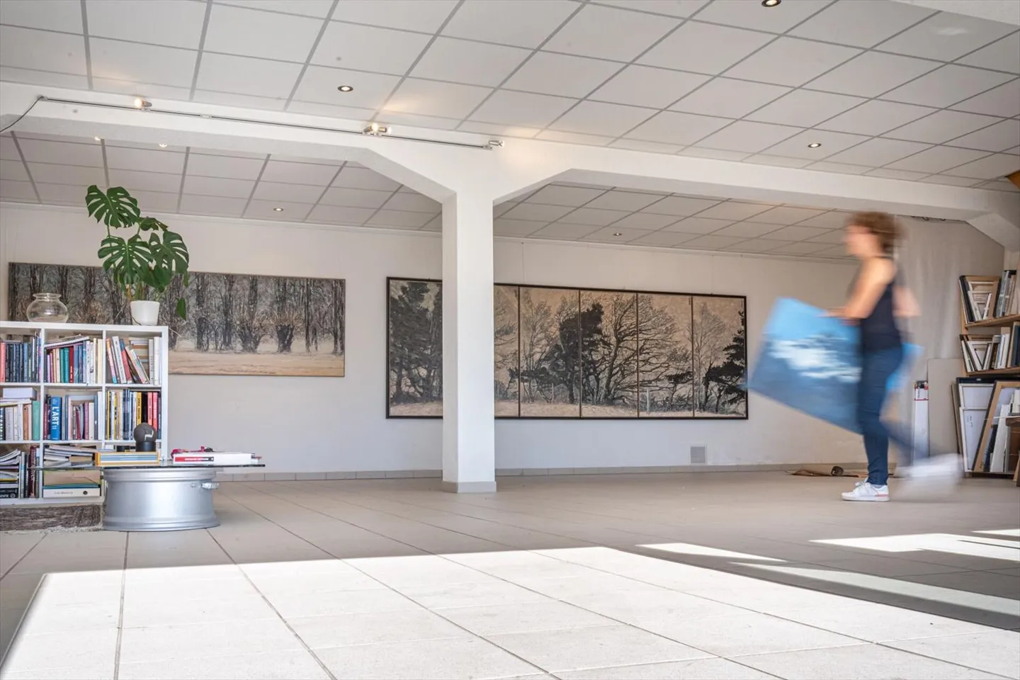 GARAGE MODERNE - LOCAL COMMERCIAL A LOUER A L'ANNEE - Photo 2 sur 3