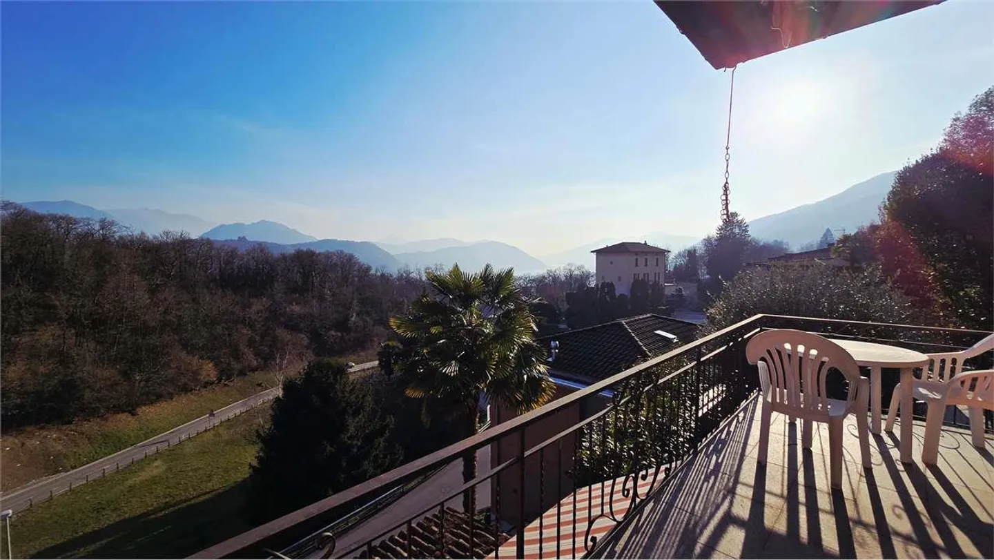 Semi-Detached House - Panoramic Attic with Income Apartment - Photo 5 of 13