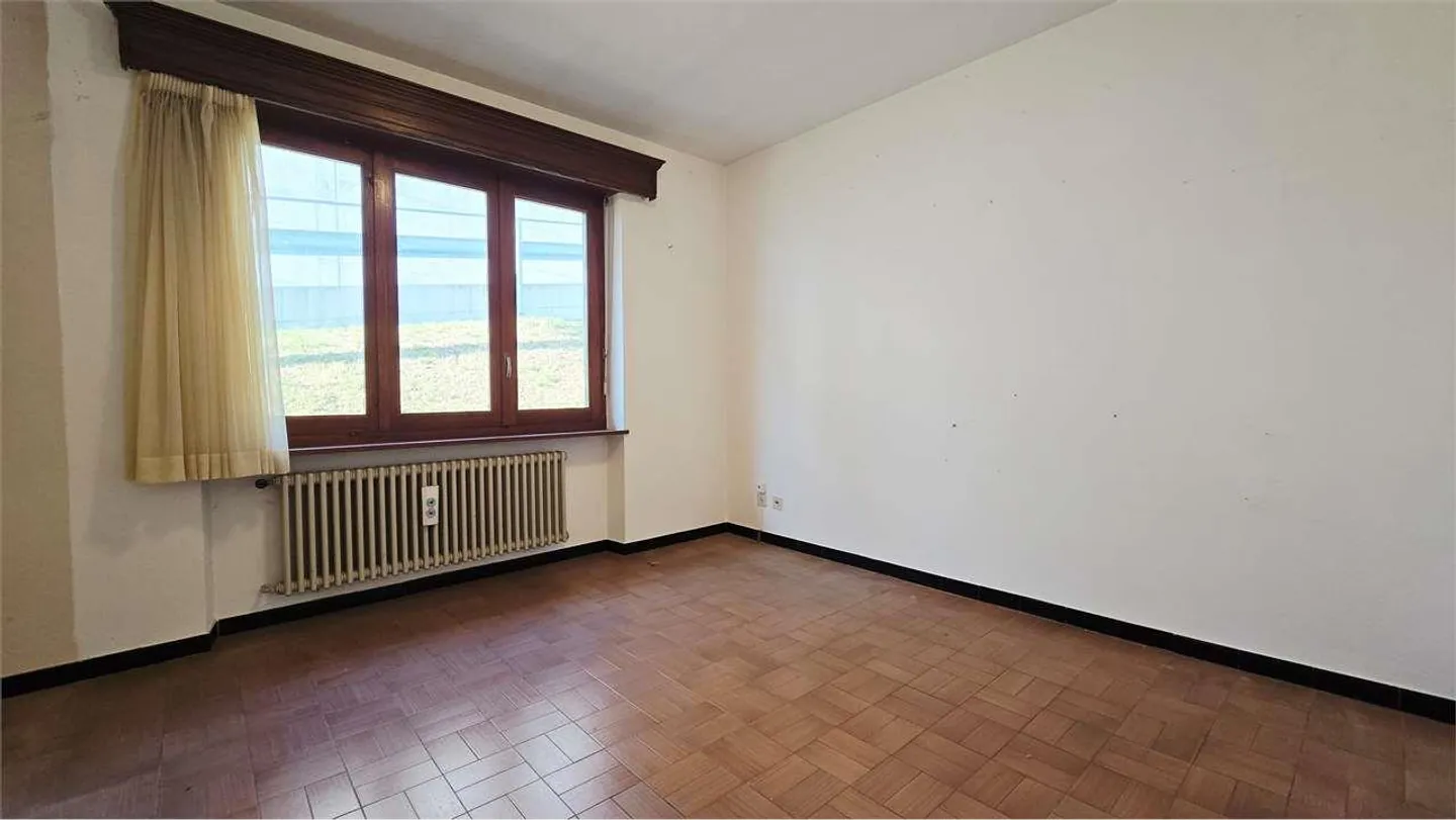 Semi-Detached House - Panoramic Attic with Income Apartment - Photo 6 of 13