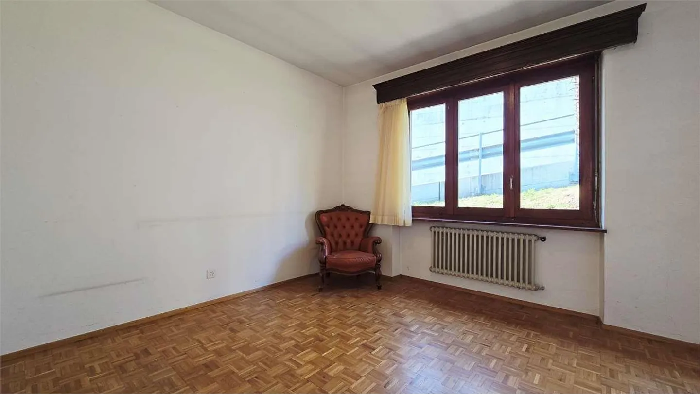 Semi-Detached House - Panoramic Attic with Income Apartment - Photo 7 of 13