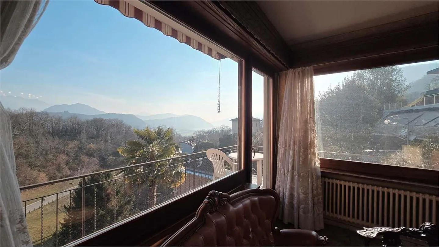 Semi-Detached House - Panoramic Attic with Income Apartment - Photo 9 of 13