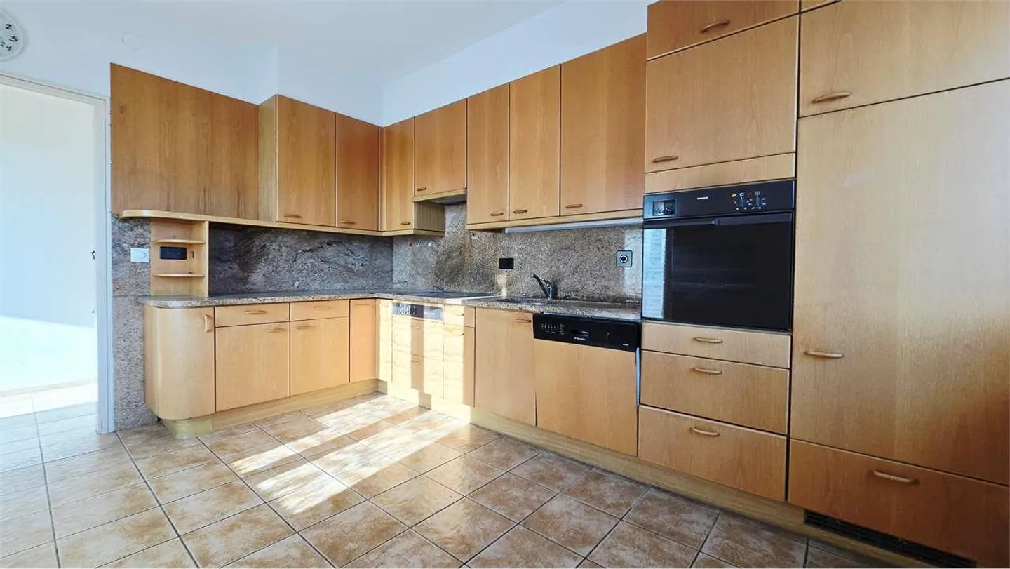 Semi-Detached House - Panoramic Attic with Income Apartment - Photo 13 of 13