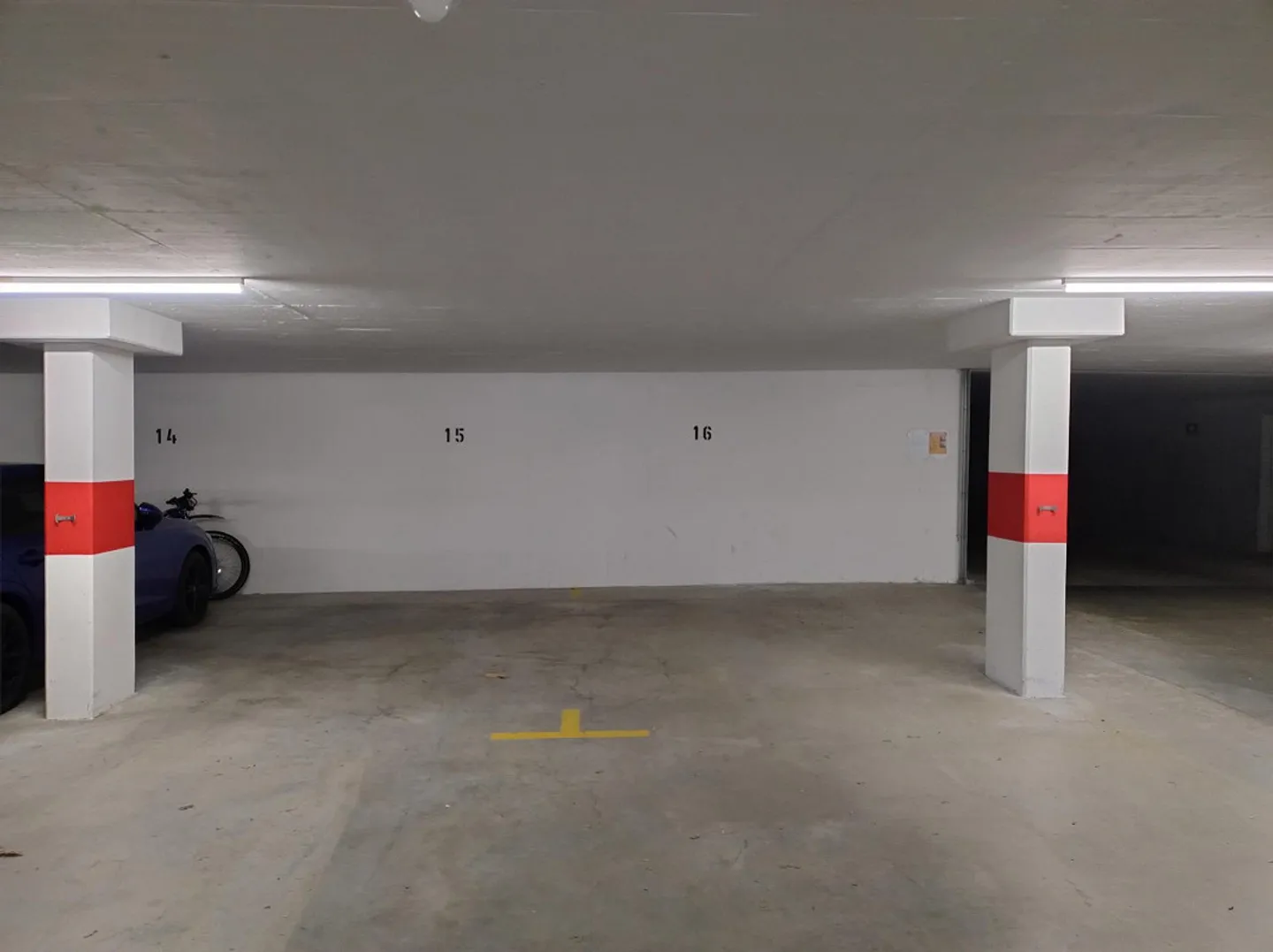 Places de stationnement en sous-sol à louer - Photo 1 sur 4