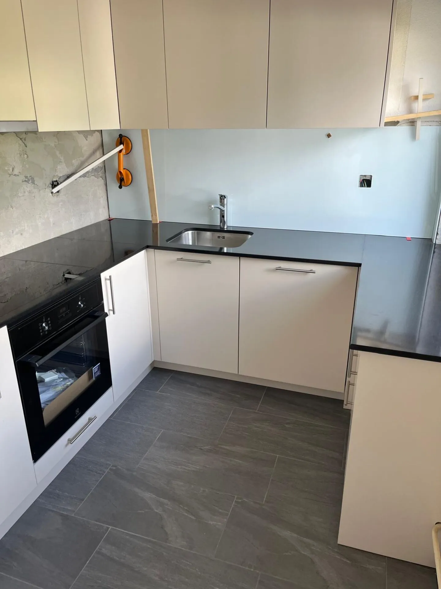 Freshly renovated 4.5-room apartment in a quiet location of Bronschhofen - Photo 3 of 11