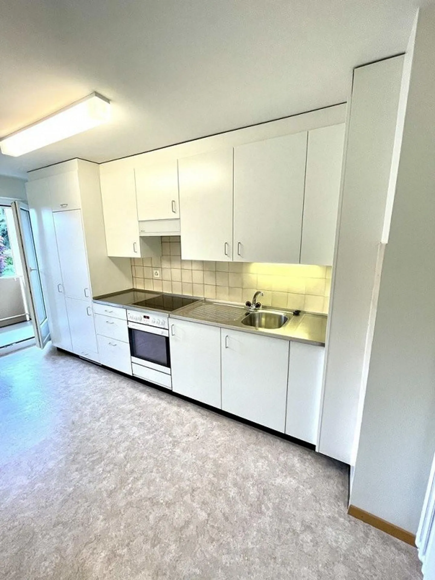 Your new home: 2-room apartment with balcony in a quiet location - Photo 3 of 8