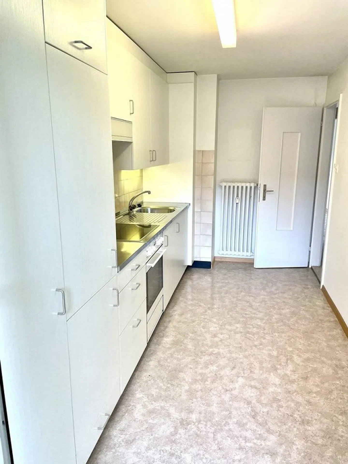 Your new home: 2-room apartment with balcony in a quiet location - Photo 4 of 8