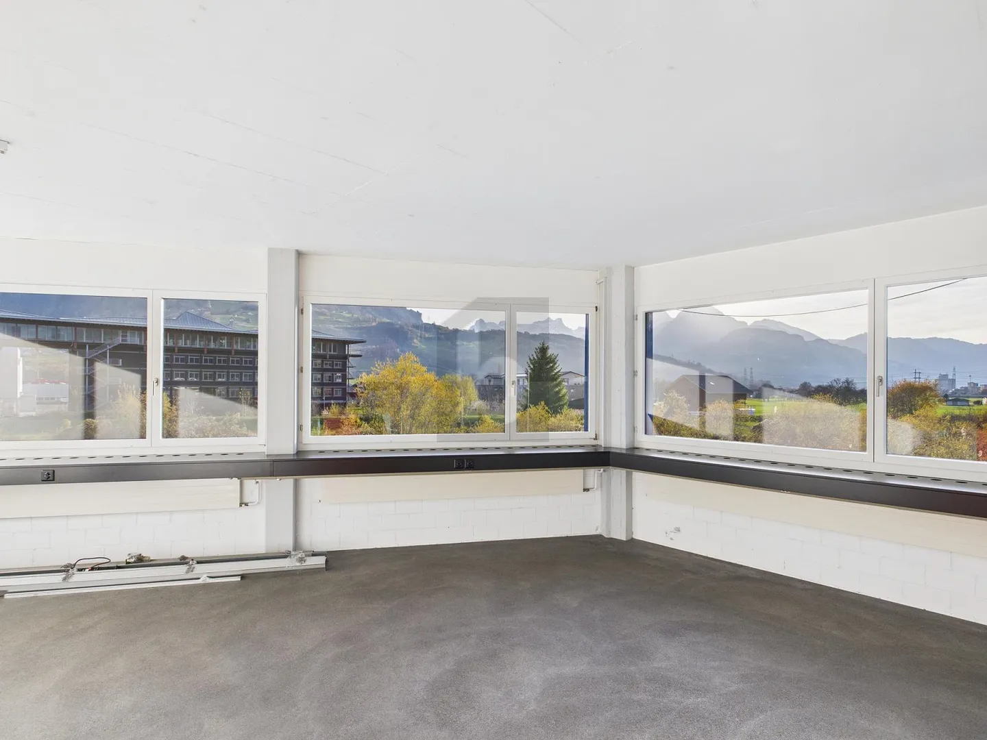 Office space for rent - Photo 4 of 6