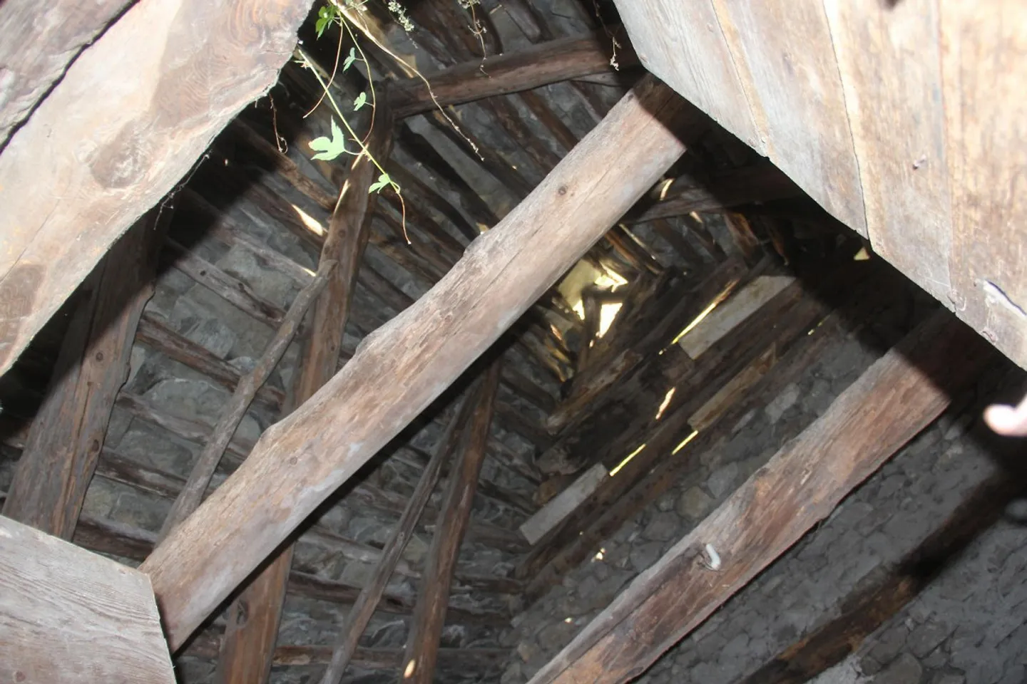 Rustico Charmant avec Potentiel d'Expansion - Photo 2 sur 34