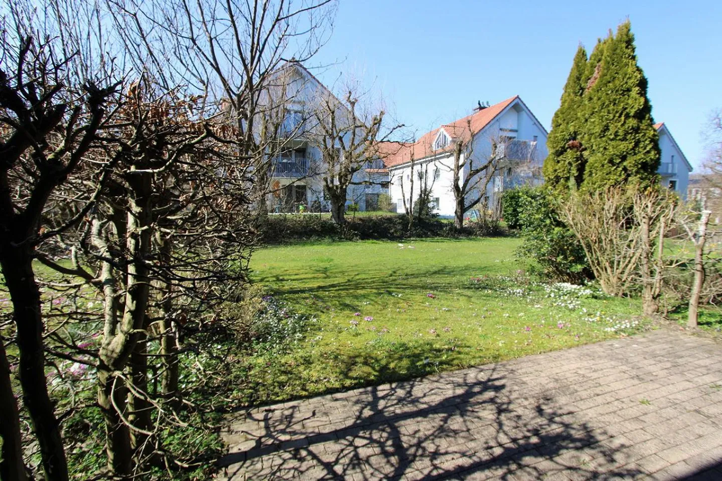 Belle appartement de 2 pièces au rez-de-chaussée avec jardin privé - Photo 3 sur 8