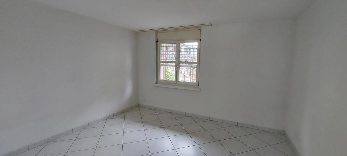 Belle appartement de 2 pièces au rez-de-chaussée avec jardin privé - Photo 7 sur 8