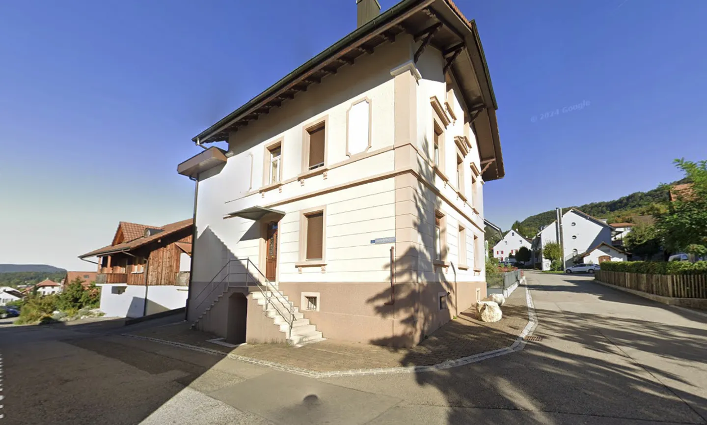 Charming 4.5-room apartment in a listed building in Büsserach - Photo 7 of 10