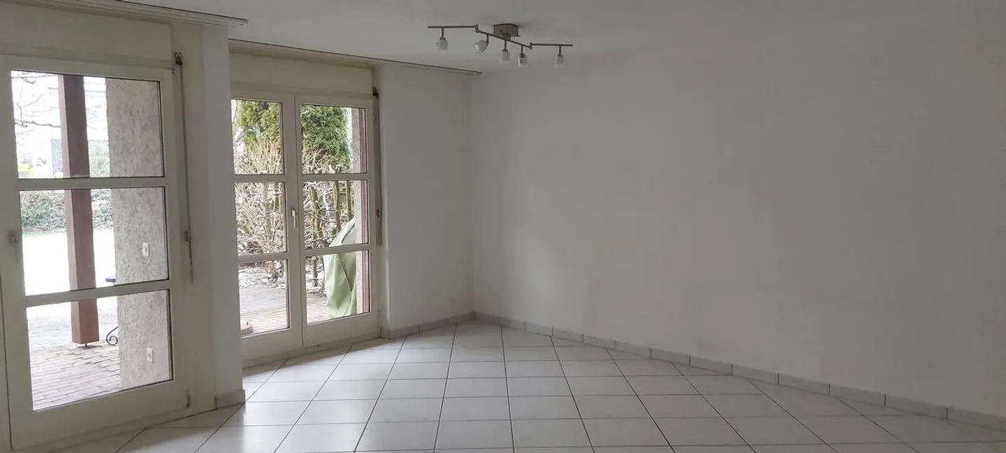 Belle appartement de 2 pièces au rez-de-chaussée avec jardin privé - Photo 4 sur 8