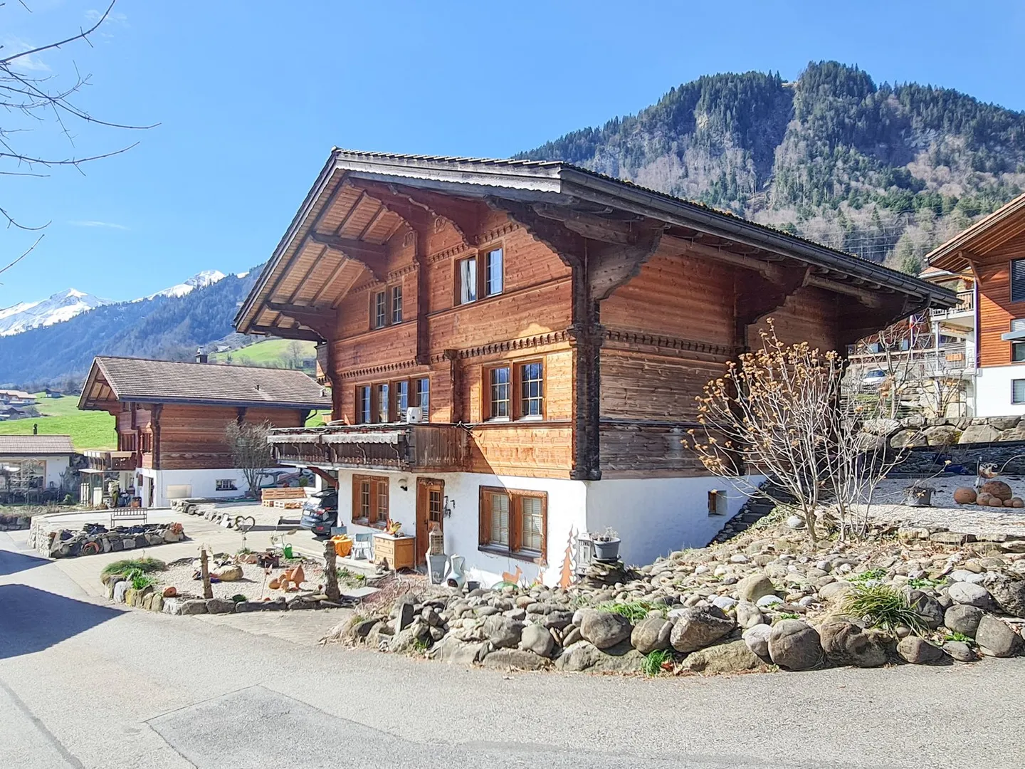 Maison individuelle de 7,5 pièces avec terrain à bâtir - Photo 1 sur 33
