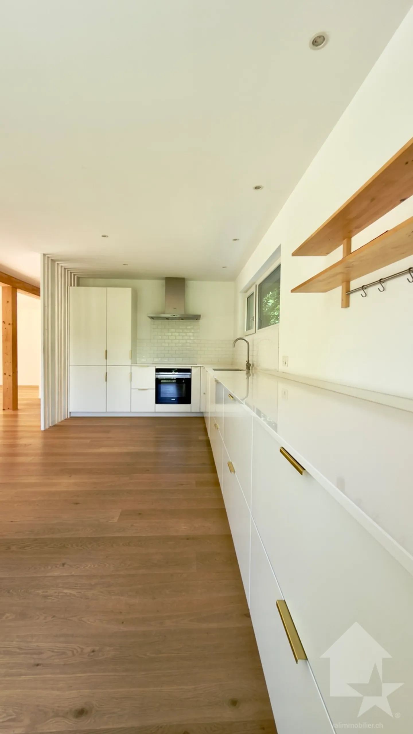Beautiful recent 6.5-room villa with garage located in an idyllic setting. - Photo 6 of 41