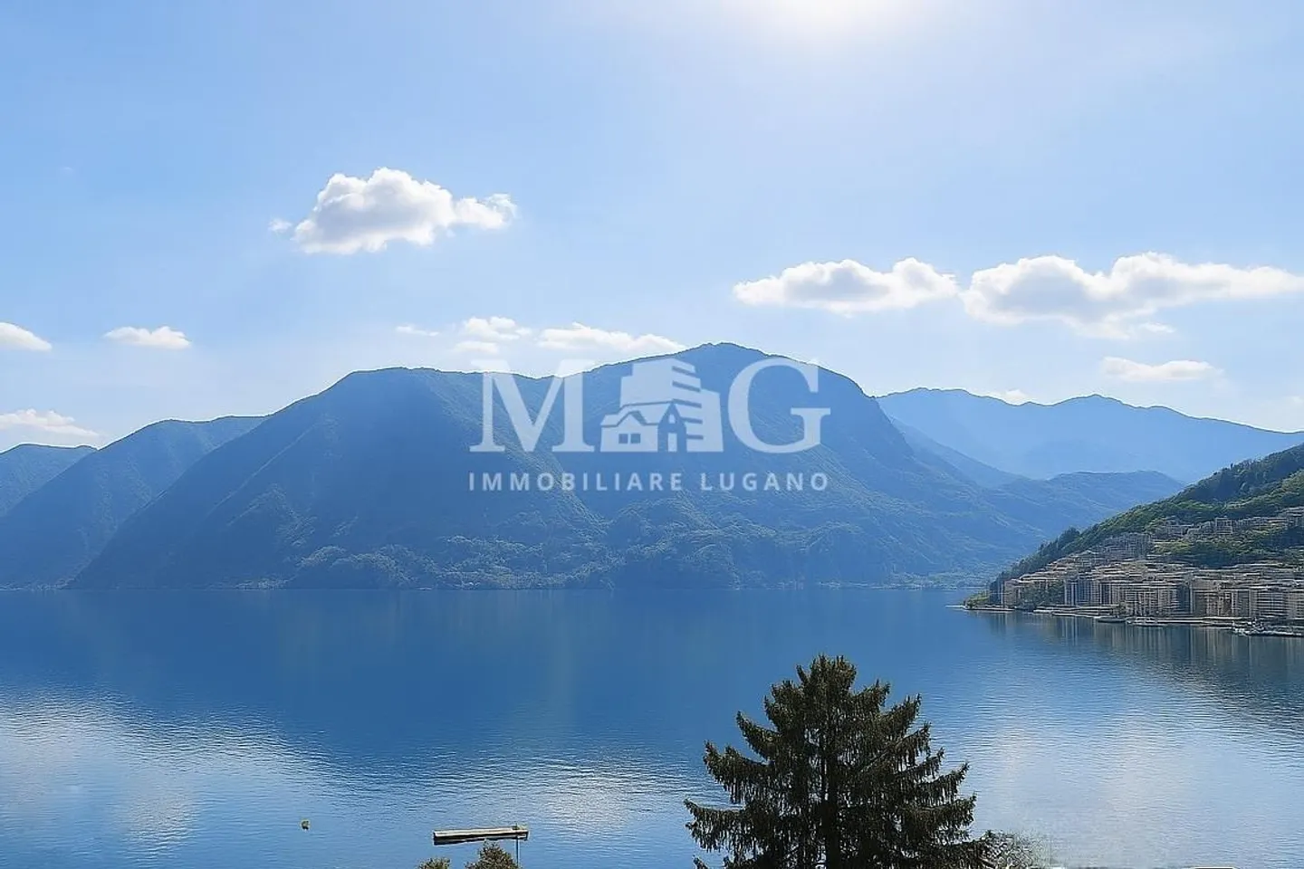 Lugano: Attic in a Historic Villa with Lake View and Panoramic Terrace - Photo 2 of 7