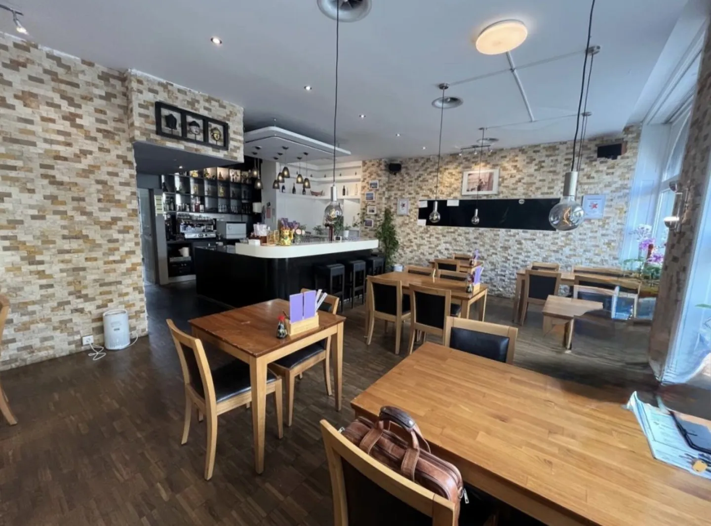 A Place Full of Opportunities - Restaurant & Commercial Unit with Soul in Birsfelden - Photo 2 of 7