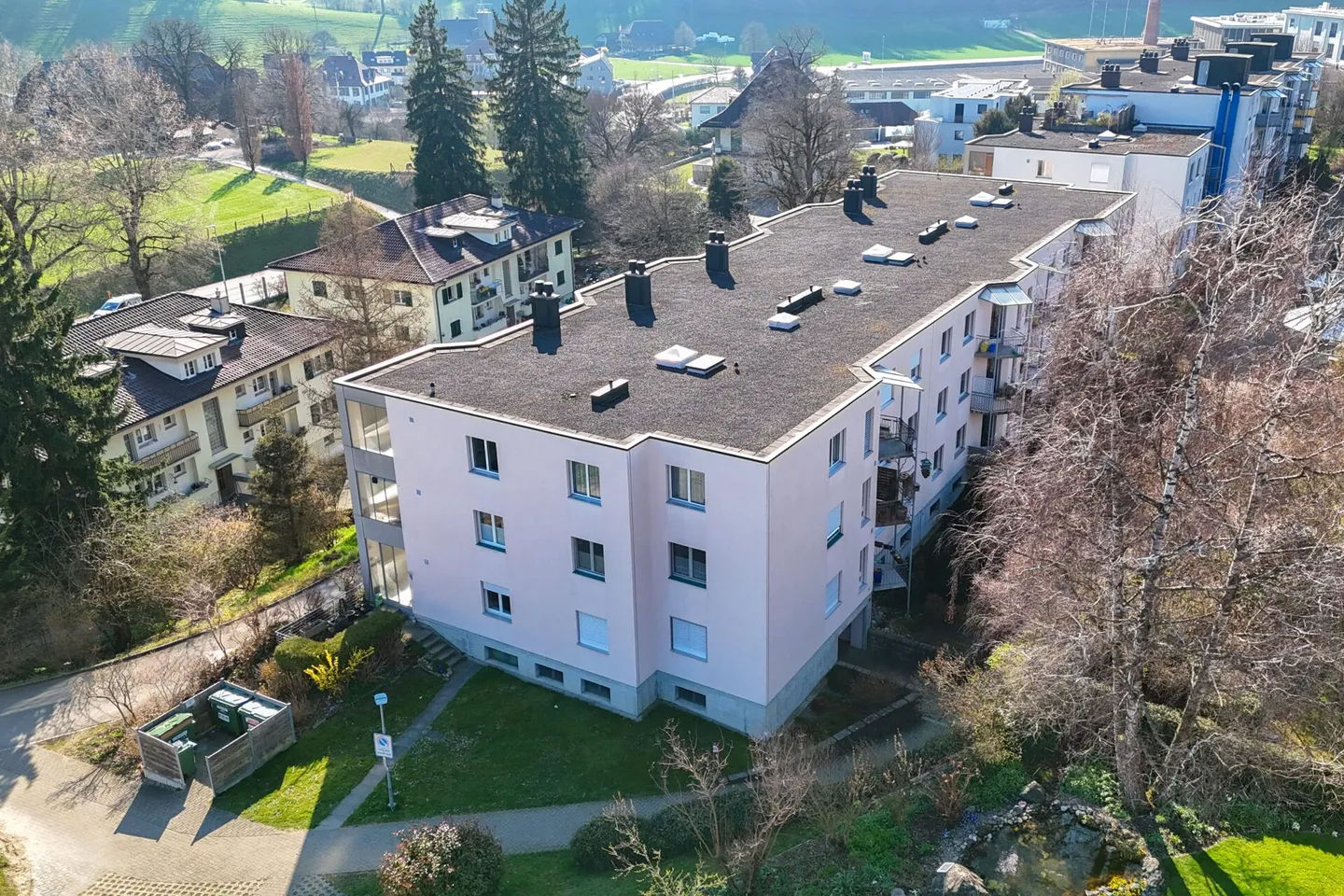 Charming 3.5-Room Apartment - Photo 24 of 25