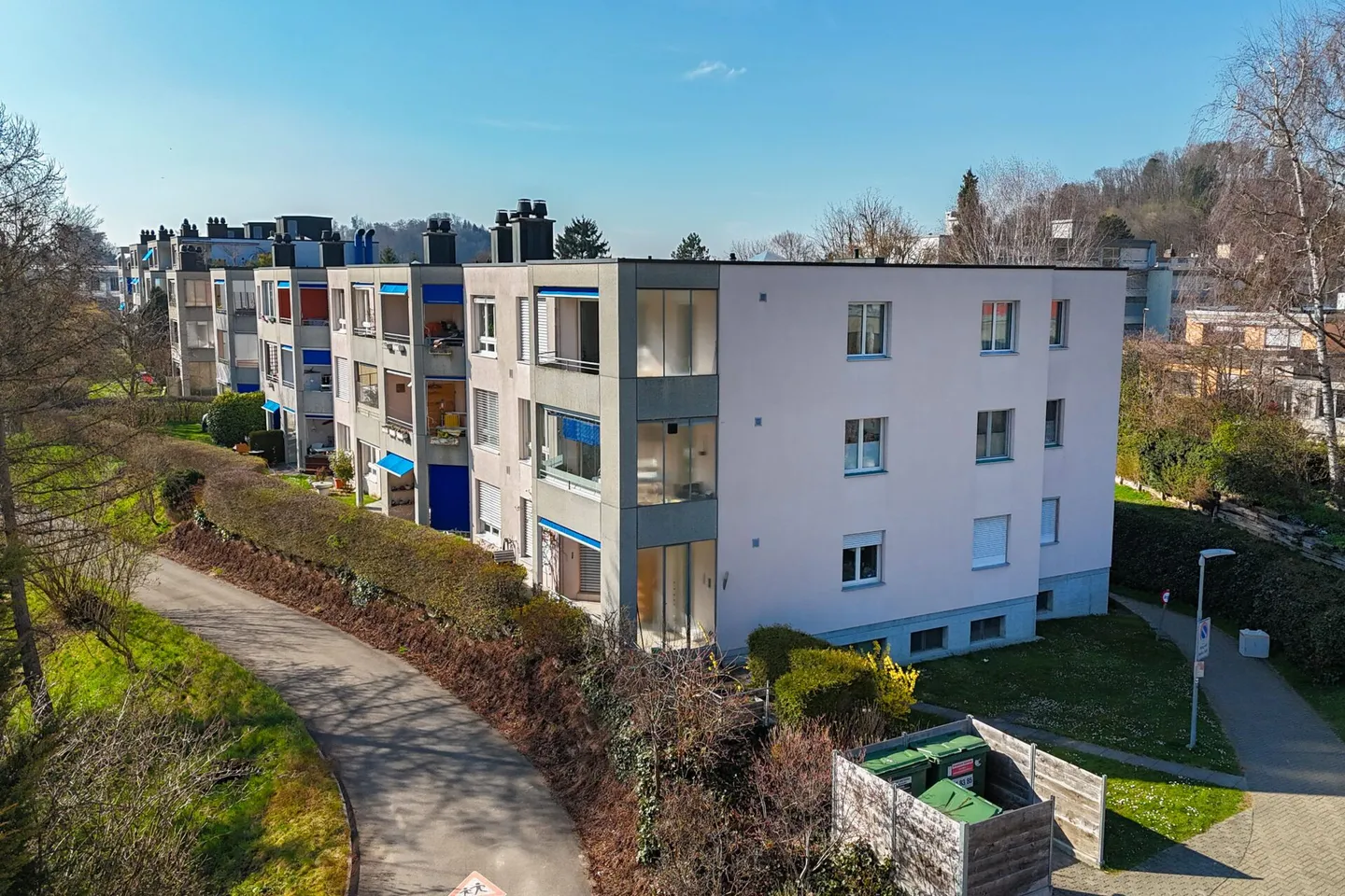 Charming 3.5-Room Apartment - Photo 25 of 25