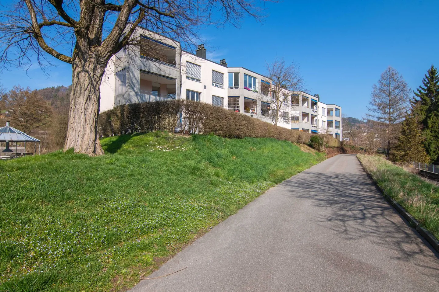 Charming 3.5-Room Apartment - Photo 22 of 25