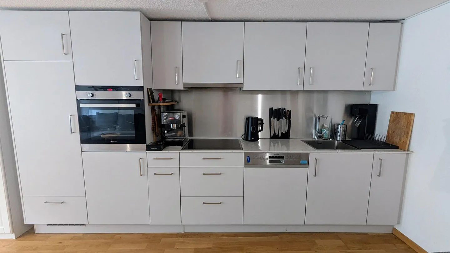 Moderne 2.5-Zimmerwohnung im Herzen von Biel - Foto 4 von 6
