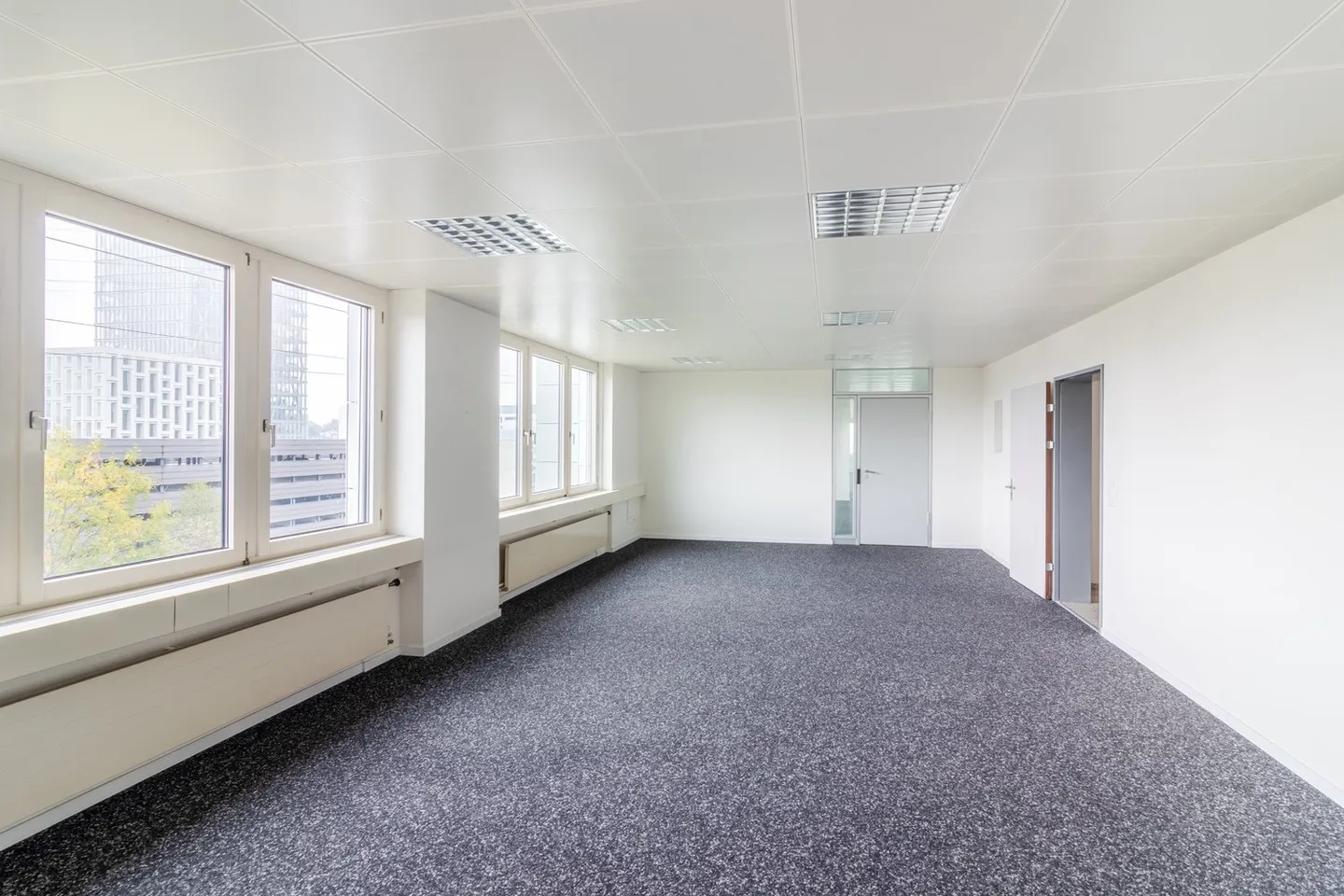 Bright office spaces at Erlenstrasse 4, 6343 Rotkreuz - Photo 1 of 5