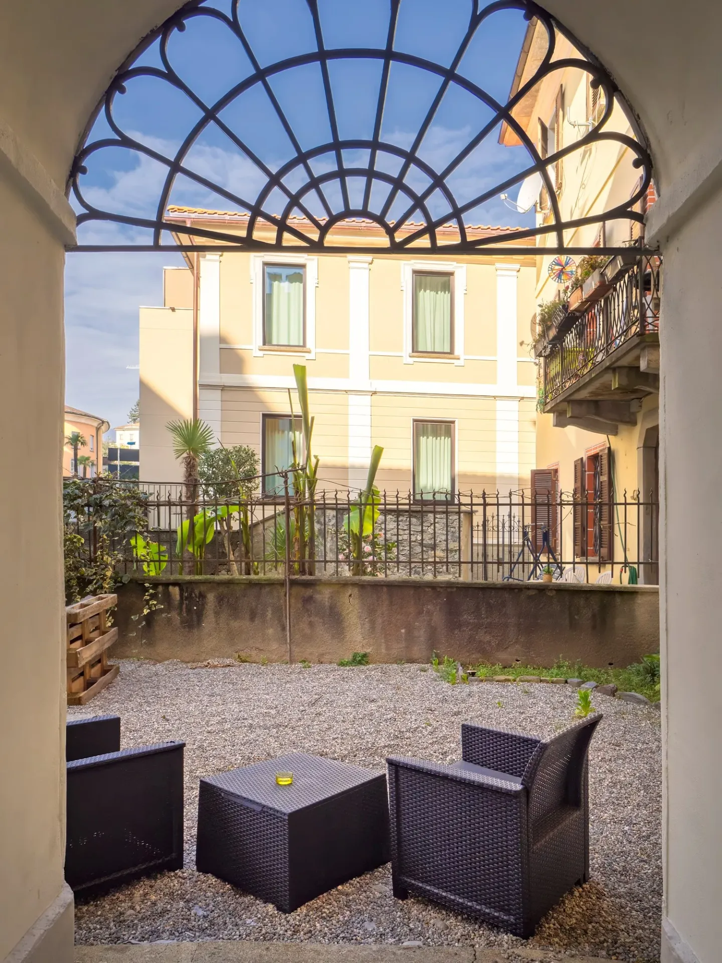 Furnished 2-room apartment in Muralto - monthly contracts - Photo 2 of 11