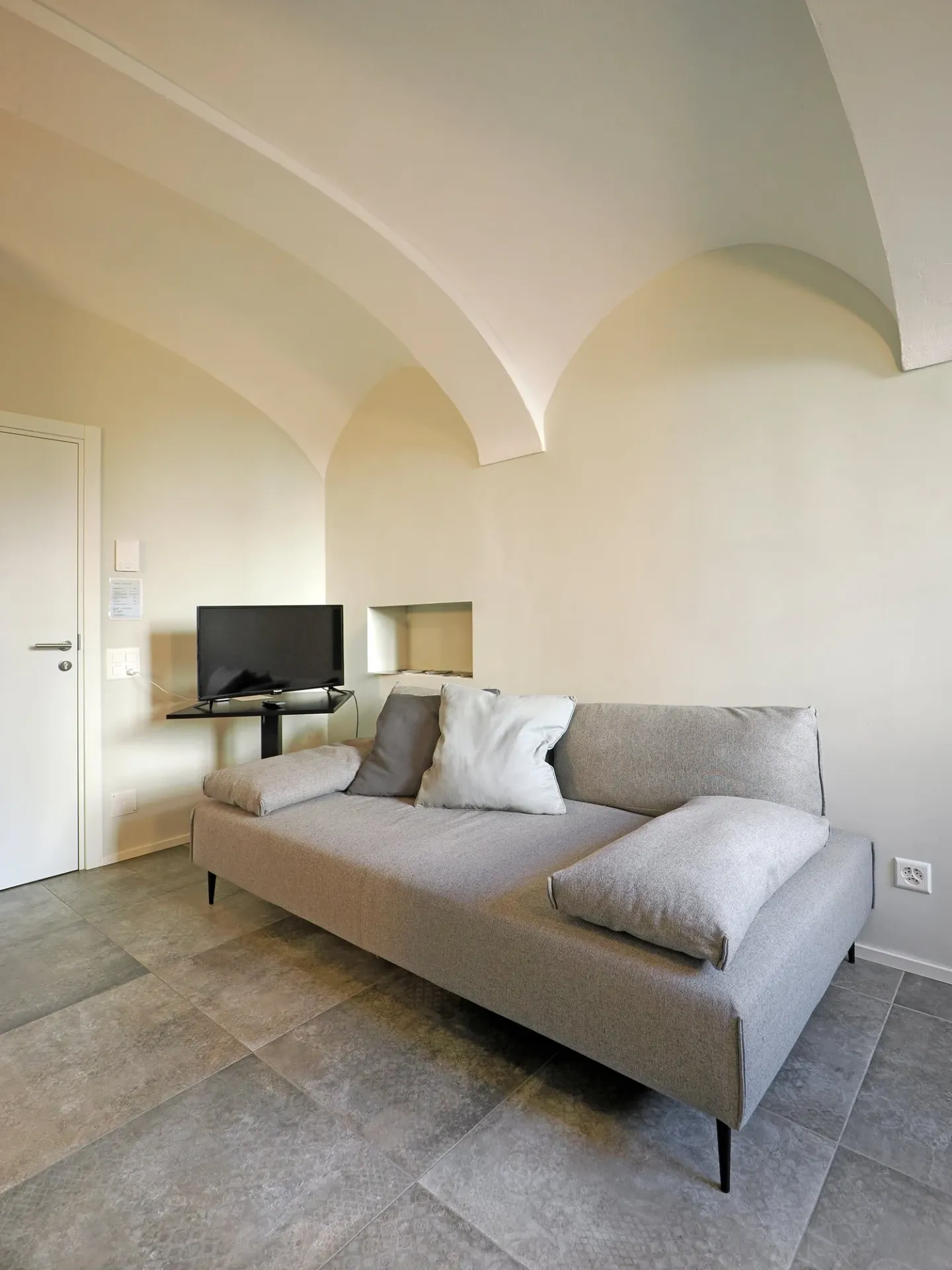 Furnished 2-room apartment in Muralto - monthly contracts - Photo 5 of 11