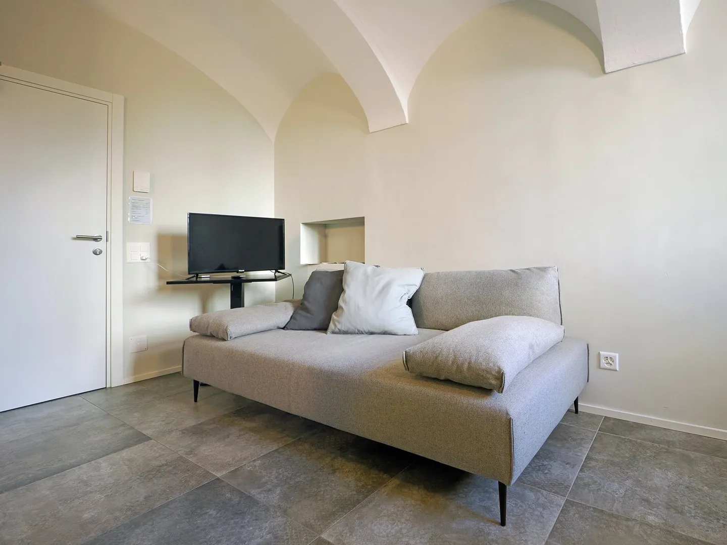 Furnished 2-room apartment in Muralto - monthly contracts - Photo 6 of 11
