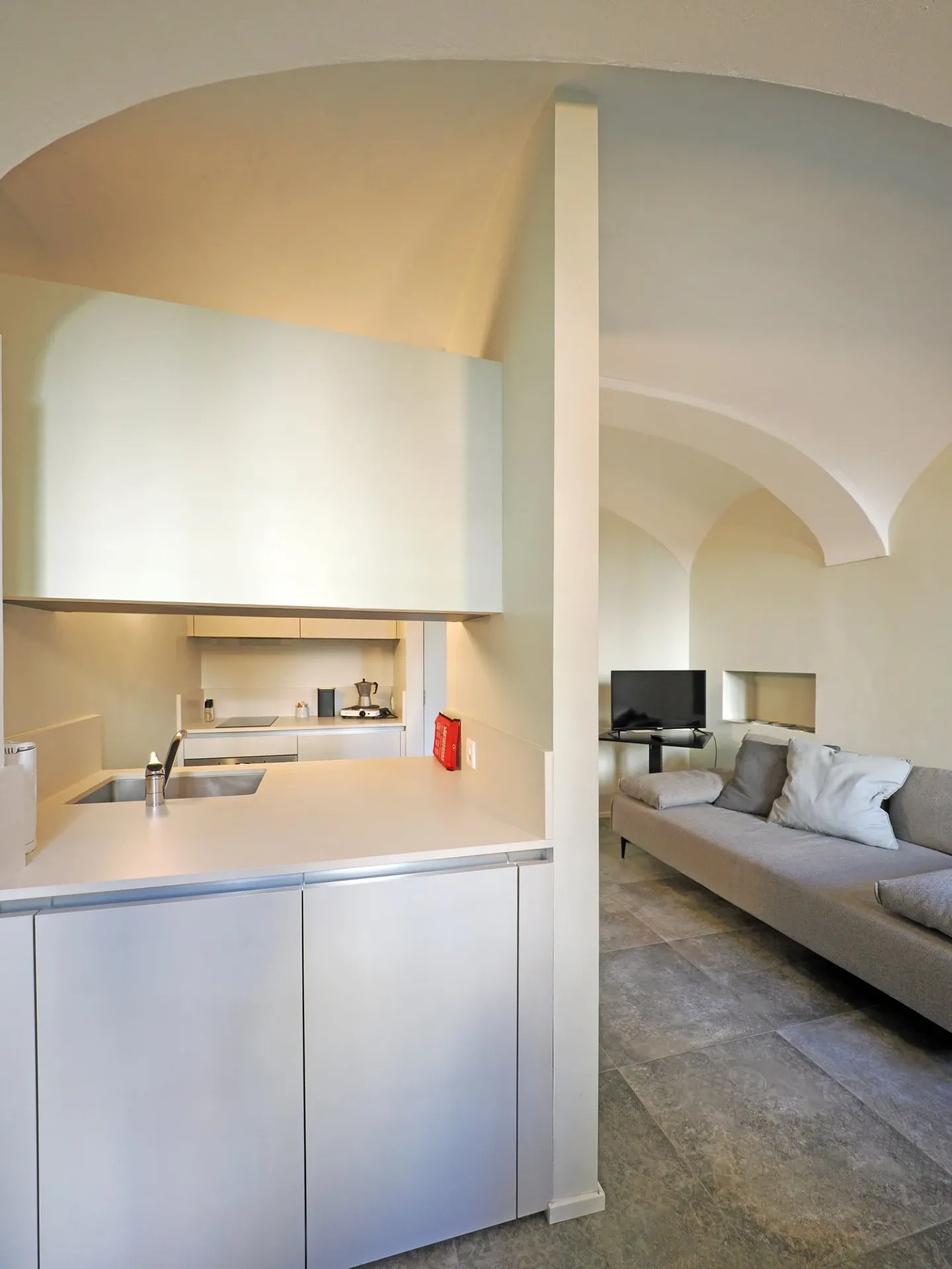 Furnished 2-room apartment in Muralto - monthly contracts - Photo 7 of 11