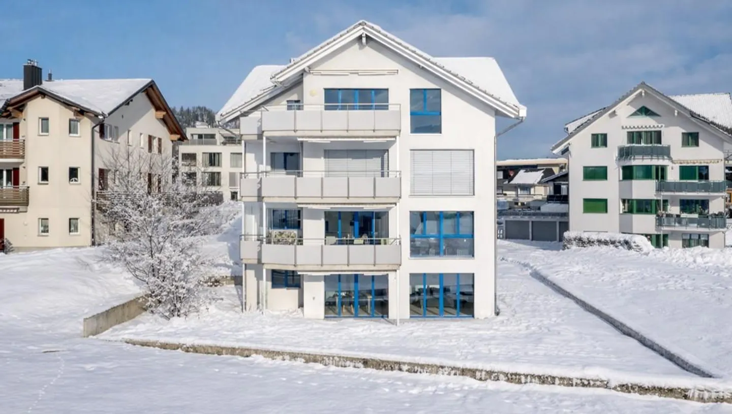 Gross/Einsiedeln: Attic apartment with attractive lake and mountain views - Photo 3 of 5