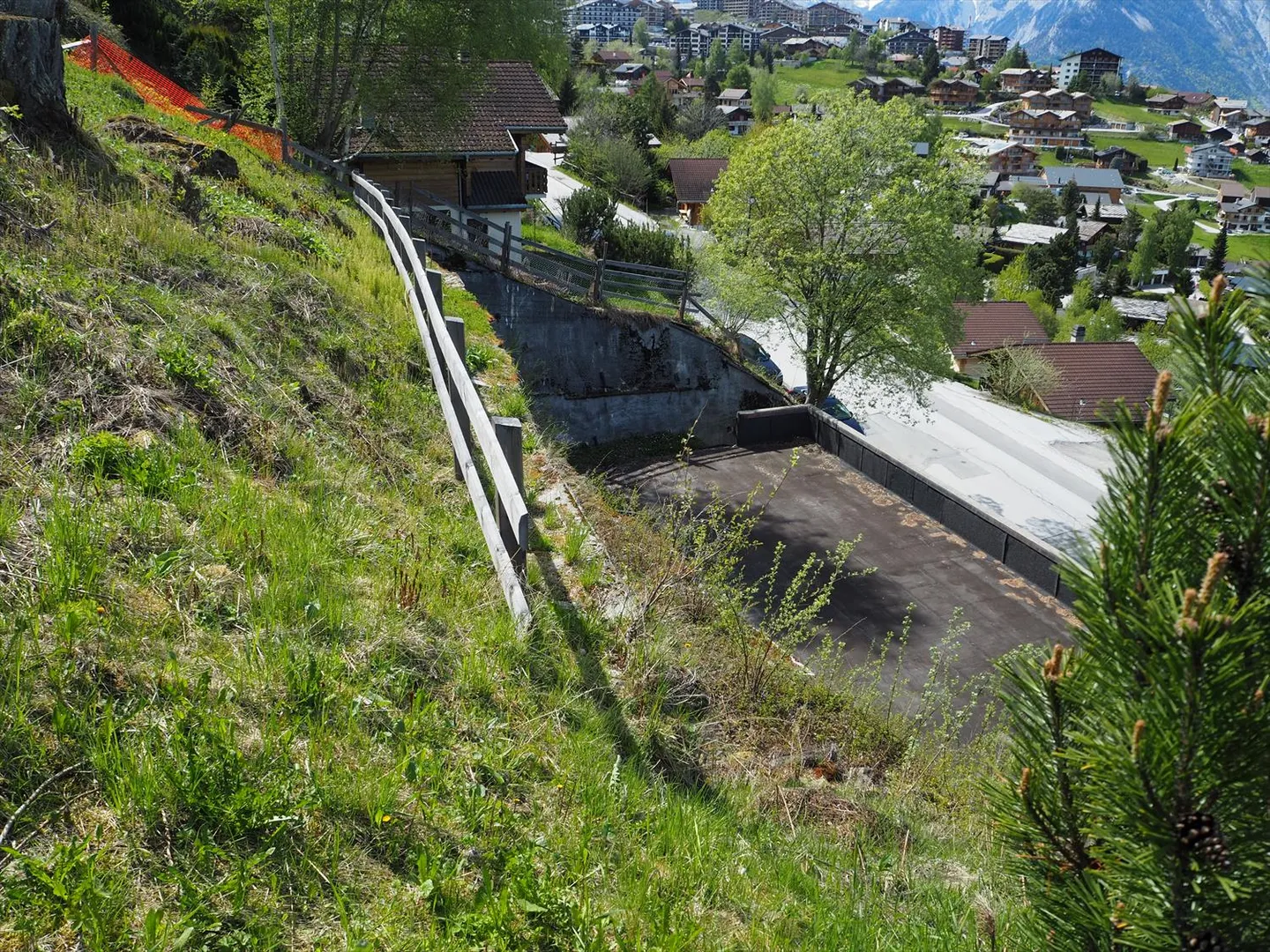 Terrain constructible, libre de mandat à côté du Bisse - Photo 9 sur 15