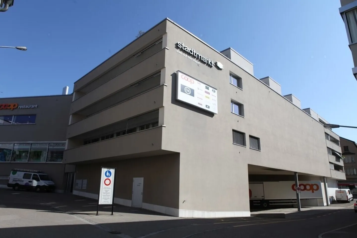 Schöne Attikawohnung im Zentrum der Stadt Wil mit Weitsicht! - Foto 1 von 9