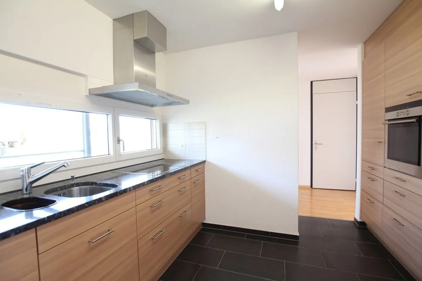 Schöne Attikawohnung im Zentrum der Stadt Wil mit Weitsicht! - Foto 5 von 9