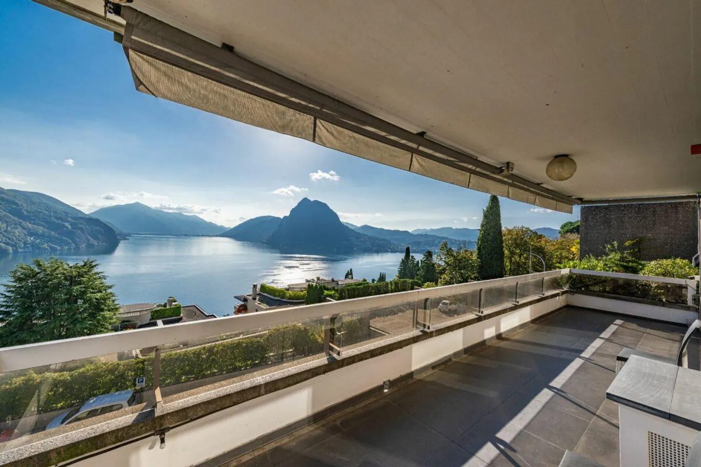 Terrazza con vista lago | TI - Foto 1 di 17
