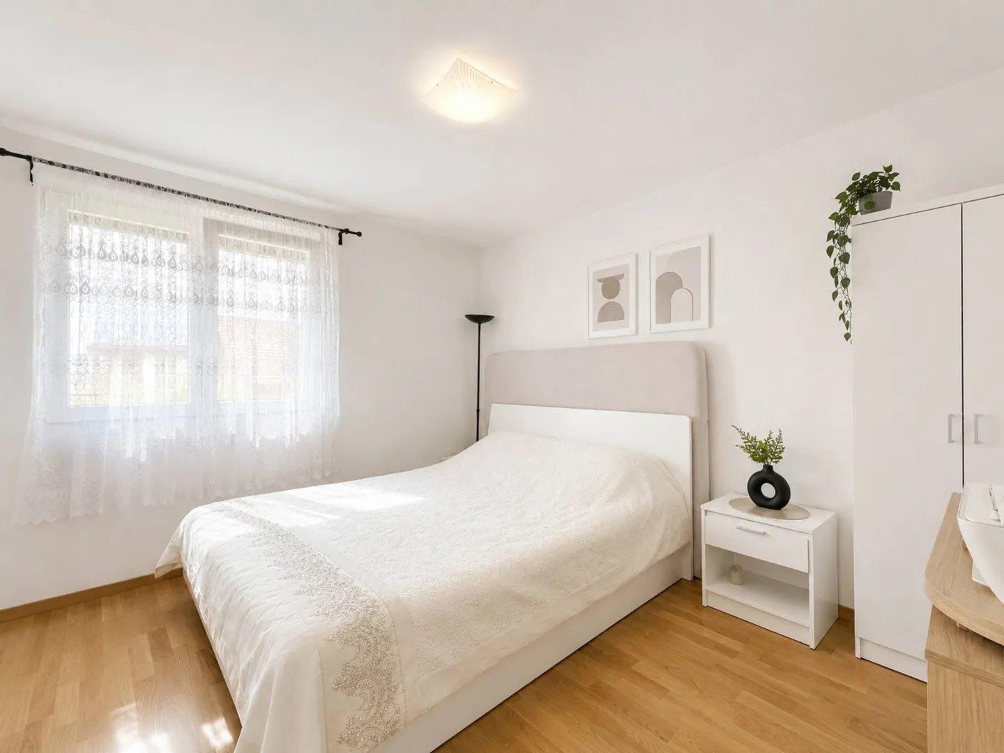 Spacieux appartement de 4,5 pièces avec vue sur les montagnes - Foto 9 von 13