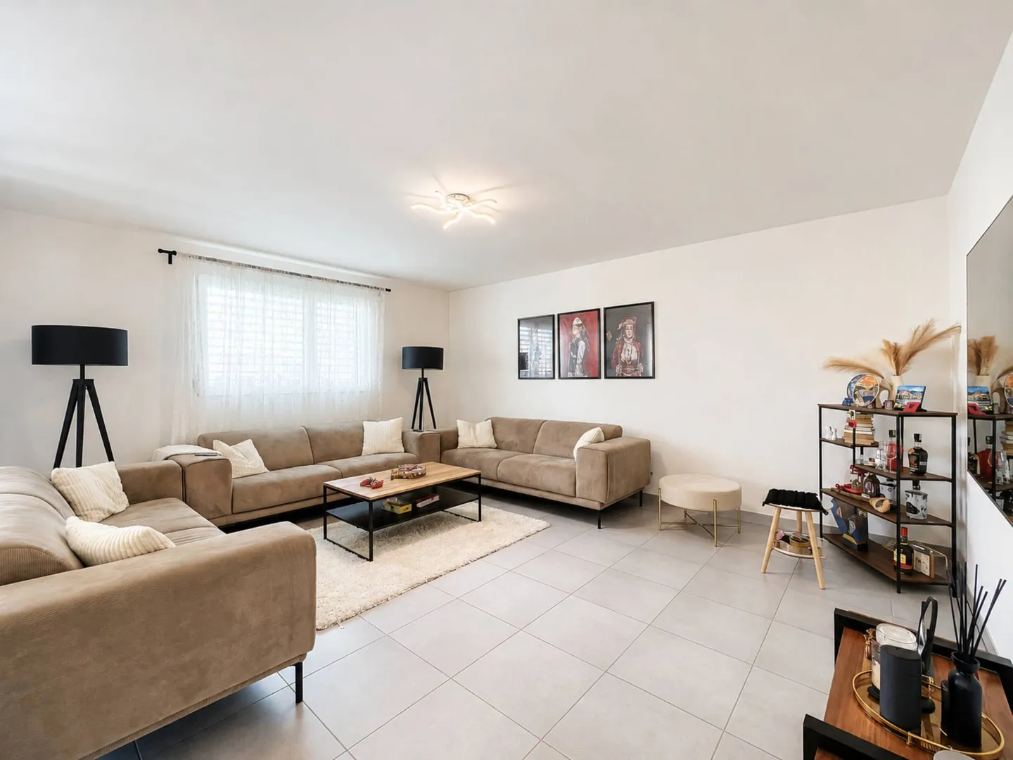 Spacieux appartement de 4,5 pièces avec vue sur les montagnes - Foto 2 von 13